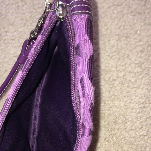 Purple coach wristlet/ clutch - Picture 4 of 5